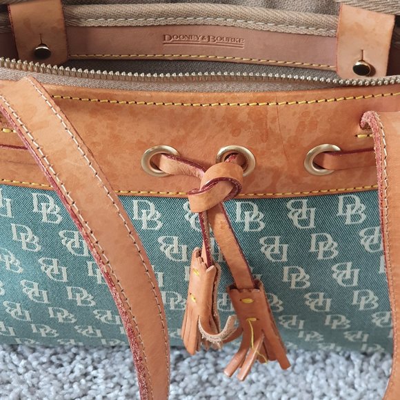 VINTAGE Dooney & Bourke classic monogram bag (EUC) - Picture 4 of 4